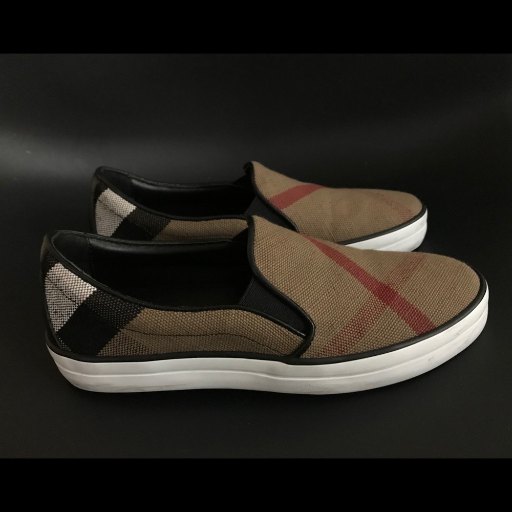 BURBERRY Slip On Sneakers Size 6